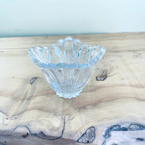 Vintage Glass Star / Fan Pattern Scalloped Rim Votive Candle Holder, Tea Light - Picture 1 of 8